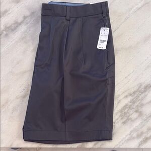 Brooks Brothers Men's Dark Gray Shorts Lightweight Advantage Chino.Pleated.NWT.